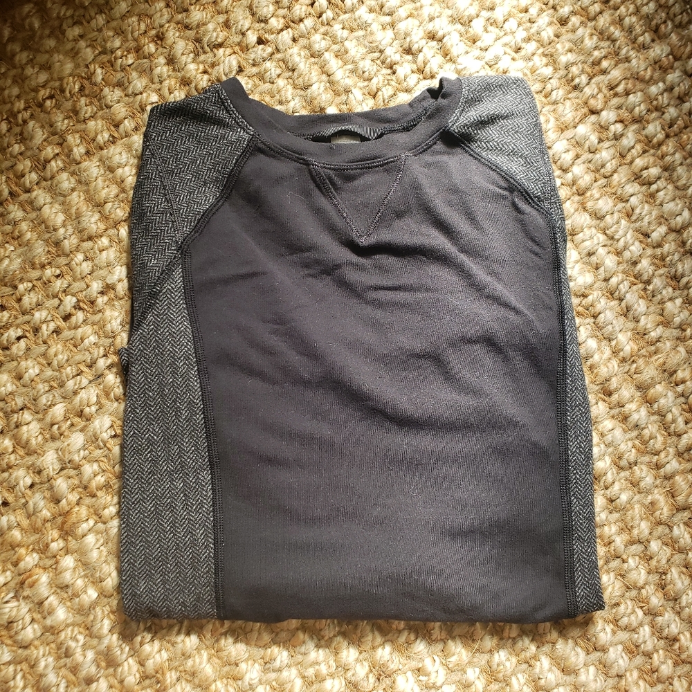 Ivivva girls black and grey top ♡